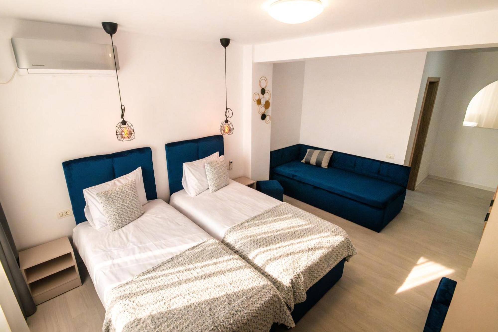 Roxy&maryo Hotel