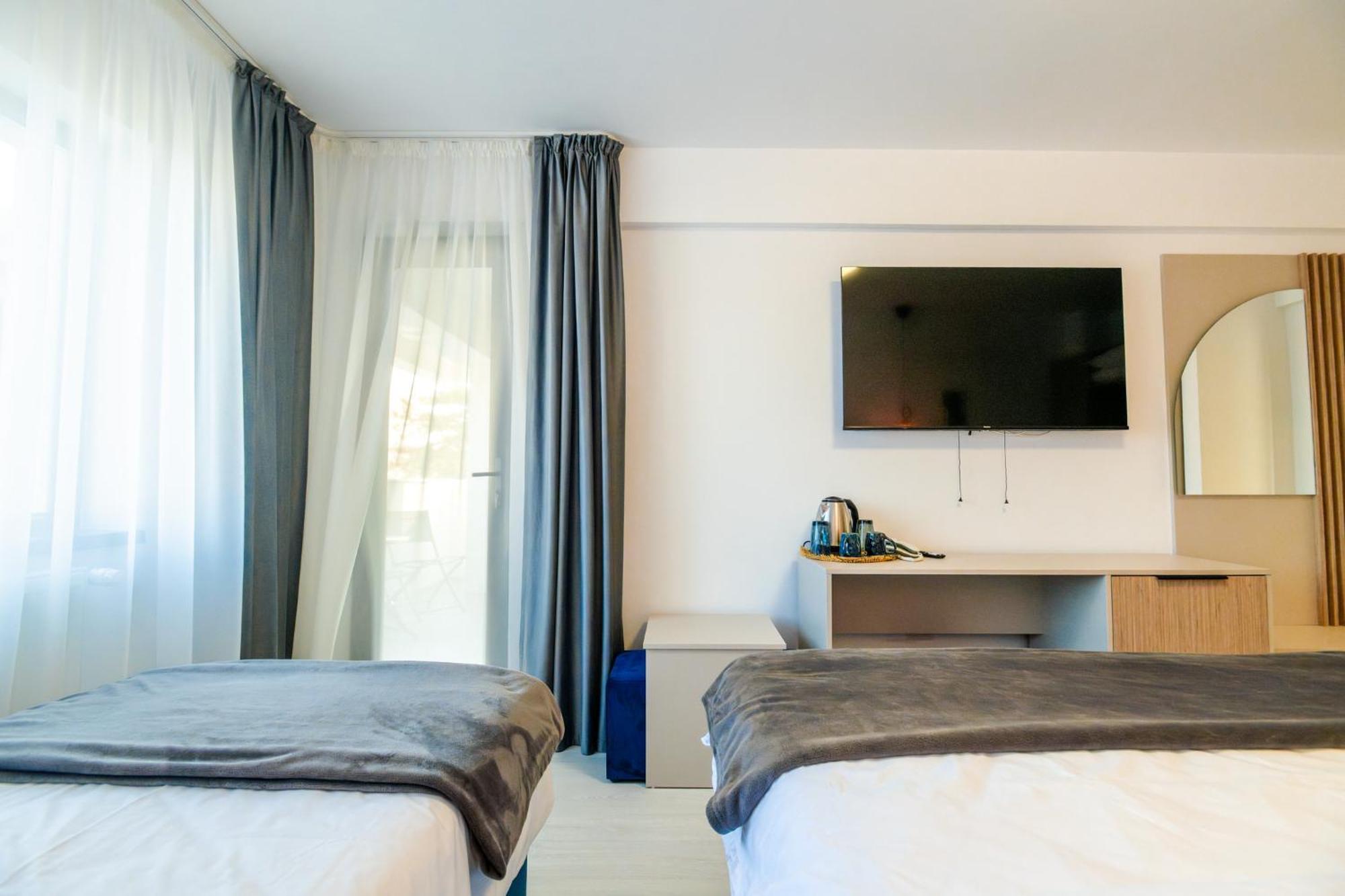 Roxy&maryo Hotel