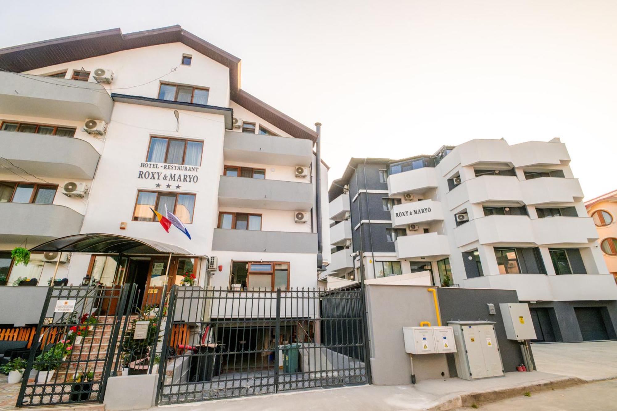 Roxy&maryo Hotel